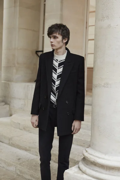Look 17